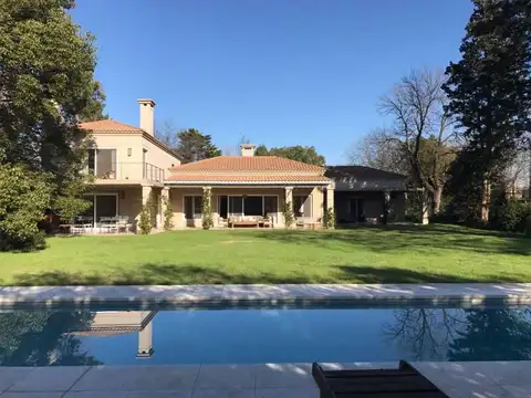Espectacular casa de 5 dormitorios en el Tortugas Country Club!