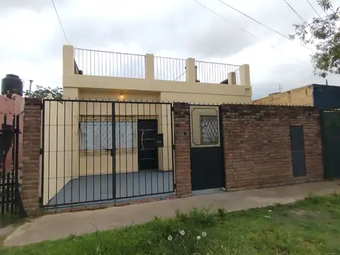 PH al frente de 3 ambientes con patio