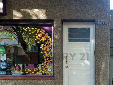 RIVADAVIA 700, Piso 2 / 9