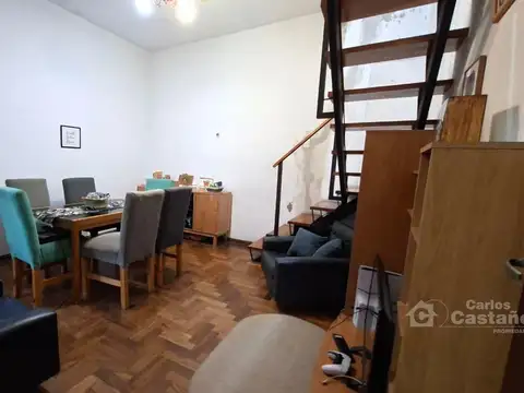 Depto Tipo Casa 4 ambientes con 2 baños