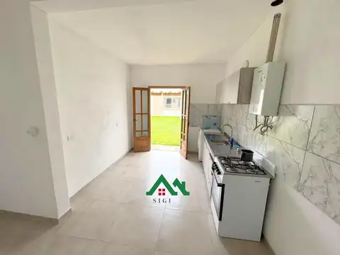 Casa 4 ambientes con 1 baño