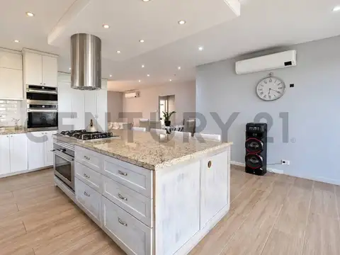 Casa 5 ambientes con 3 baños