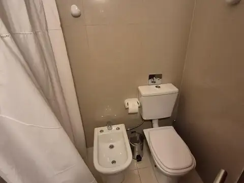 Casa 15 ambientes con 7 baños