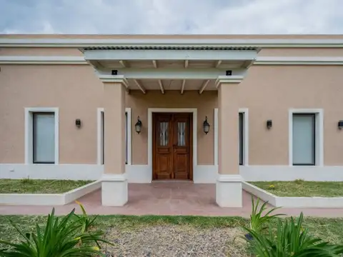 Casa en Venta en Chacras De Olivia, USD 210.000