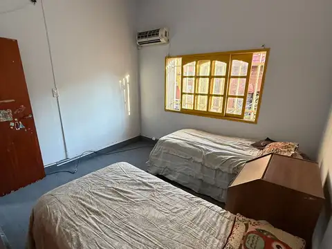 OPORTUNIDAD - Casa en venta en Flores