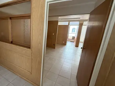Oficina en Microcentro Porteño Lavalle al 700 San Nicolas Venta uso profesional comercial departamento permuta acepta menor valor