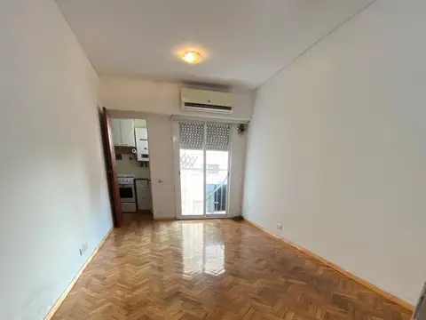 Av Maipu 900, Piso 3