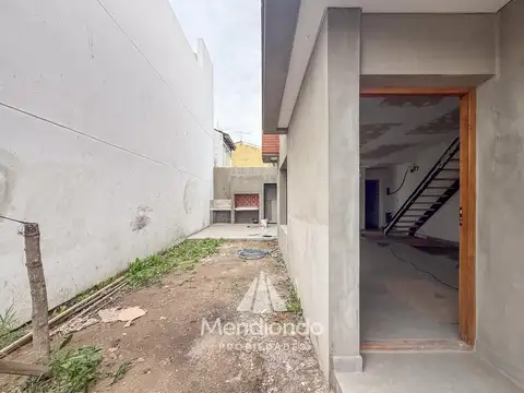 Depto Tipo Casa en Venta 1 año