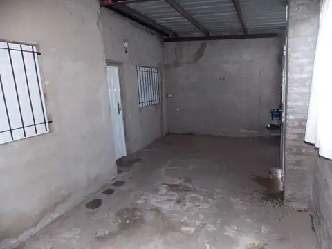 Casa 4 ambientes con 1 baño