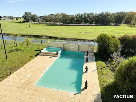 Casa en alquiler - 5 Dormitorios 5 Baños - La Plata