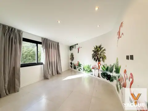 Casa 6 ambientes con 4 baños