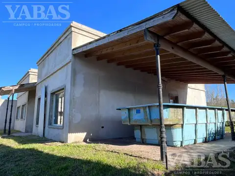 Casa 3 ambientes con 2 baños