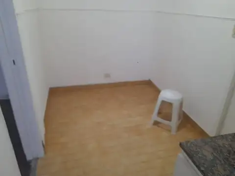 Avellaneda 300, Piso pb