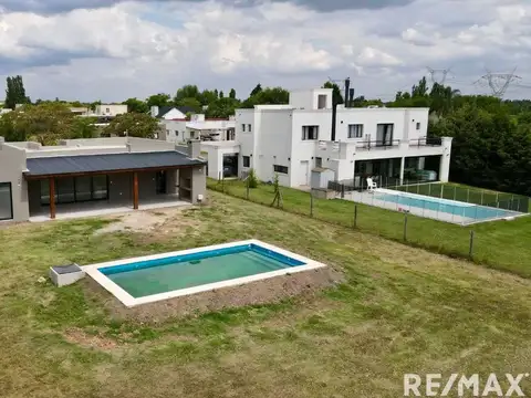 Casa 3 ambientes con 2 baños
