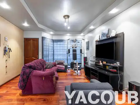 José Bonifacio e/ Martínez Castro y Laguna