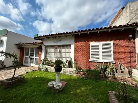 CASA- VENTA- 3 AMBIENTES-S.A. PADUA- PARQUE