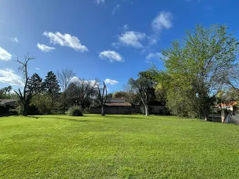 Venta terreno Barrio Los Troncos