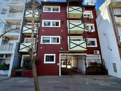 DEPARTAMENTO 5 AMB AL FRENTE