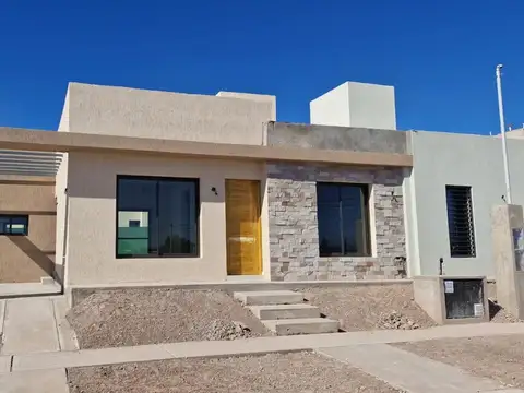 Casa Est. Pinar del Sol 9, Una Planta, 2 Dorm, 1 Baño, Jardín, Cochera