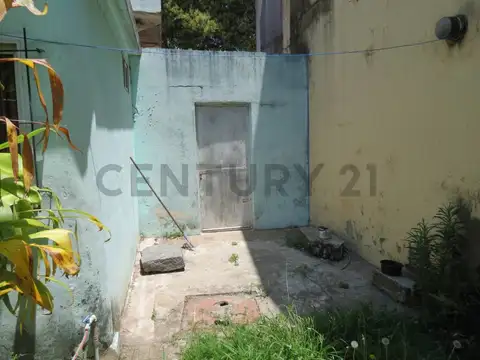 Casa 2 ambientes con 1 baño