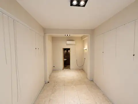 Local en alquiler – Reformado a nuevo con vidriera a la calle