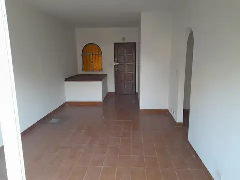Av. Presidente Peron 3285 , Piso 1
