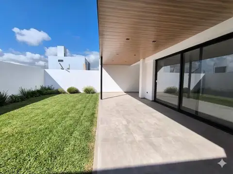 Casa en venta 3 dormitorios Solares