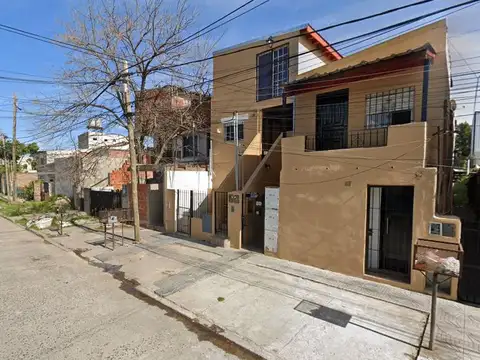 Alquiler Departamento en El Talar, Tigre, al frente con patio, a 1 cuadra de Ruta 197