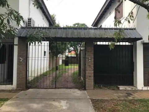 Depto Tipo Casa en Alquiler de 3 ambientes