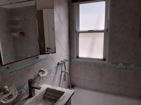 Casa en Alquiler con 1 cochera