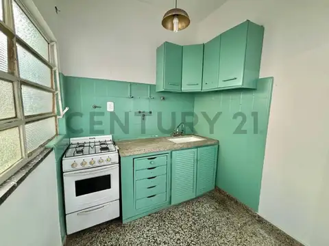 VENTA CASA TIPO PH 2 AMBIENTES VILLA LUZURIAGA CON PATIO