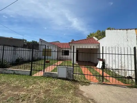 Casa en AV. Juan Domingo Peron 2225