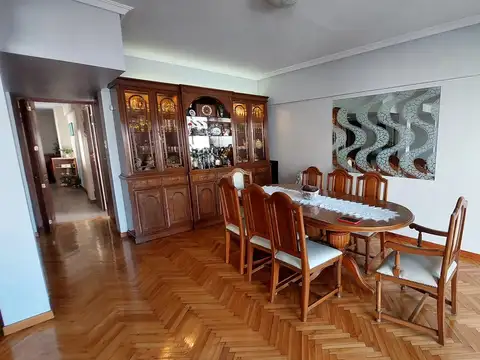 Departamento 5 ambientes con 2 baños
