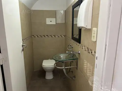 Oficina en Alquiler al Este