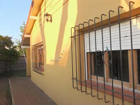 CHALET EN ESQUINA - TODO EN PLANTA BAJA