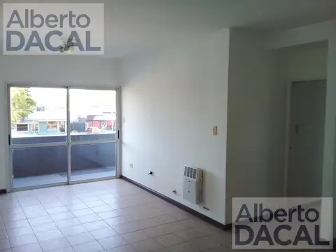 Departamento en Alquiler en Villa Elisa, $ 1.100.000