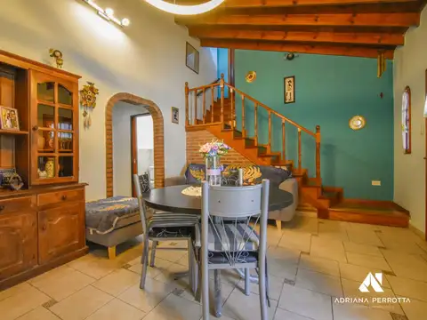 Casa 3 ambientes con 2 baños