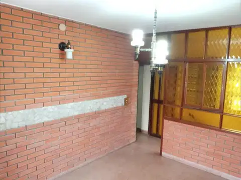 Depto Tipo Casa en Venta 40 años