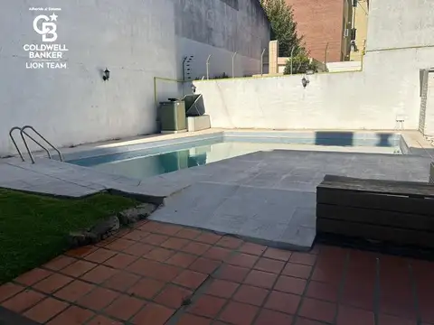 Casa en Venta con 4 cocheras