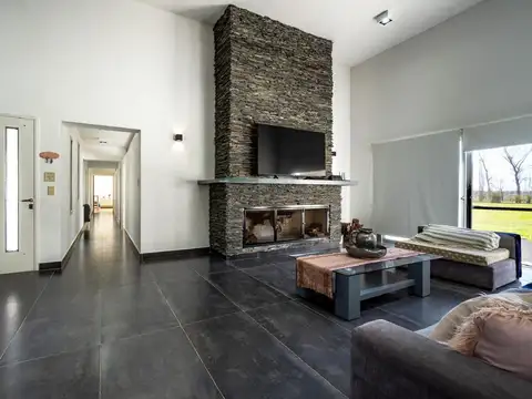 Casa en Alquiler Temporal con 4 cocheras