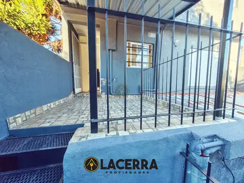Depto Tipo Casa en Alquiler 40 años