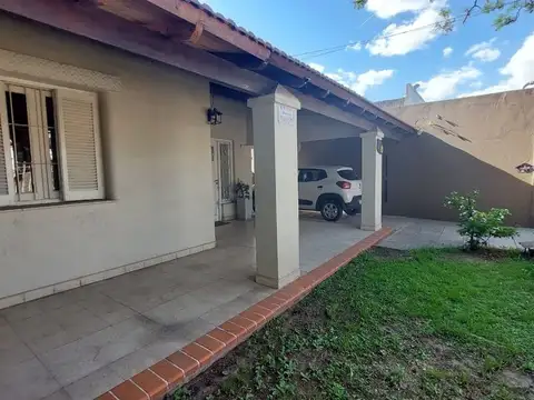 VENTA CASA 4 AMBIENTES PARQUE MORENO NORTE
