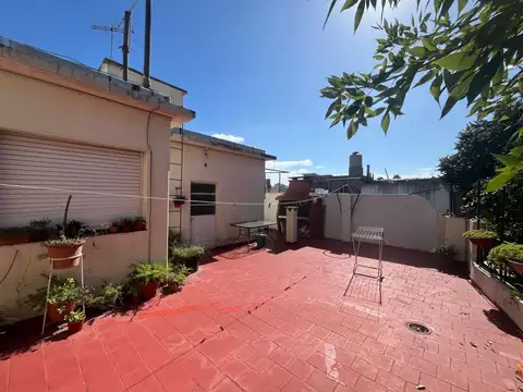 Depto Tipo Casa en Venta 50 años