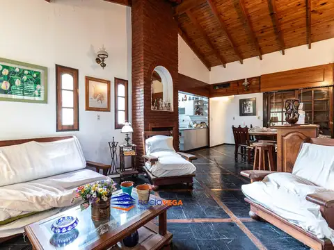 Casa 4 ambientes con 3 baños
