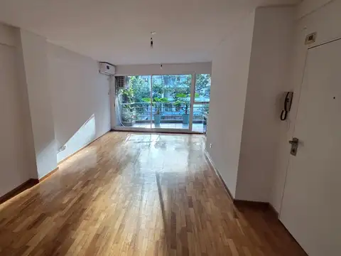 AMPLIO MONOAMBIENTE A BALCON ATERRAZADO A PULMON DE MANZANA IMPECABLE 
