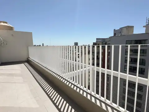 Venta Departamento 3 amb. Patio c parrilla, balcón y suite en Belgrano. Palier privado. Amenities