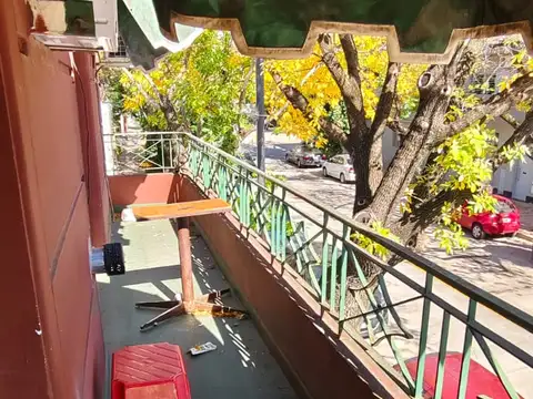 Depto Tipo Casa 4 ambientes con 2 baños