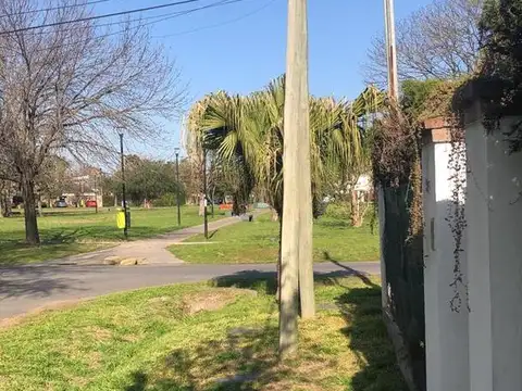 14b  y Plaza e/ 464 y 465