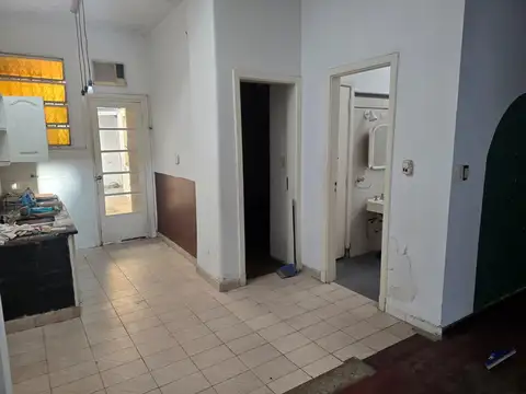 Casa 5 ambientes con 1 baño