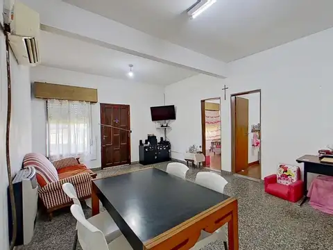 Venta Casa 4 ambientes patio terraza Berazategui oeste